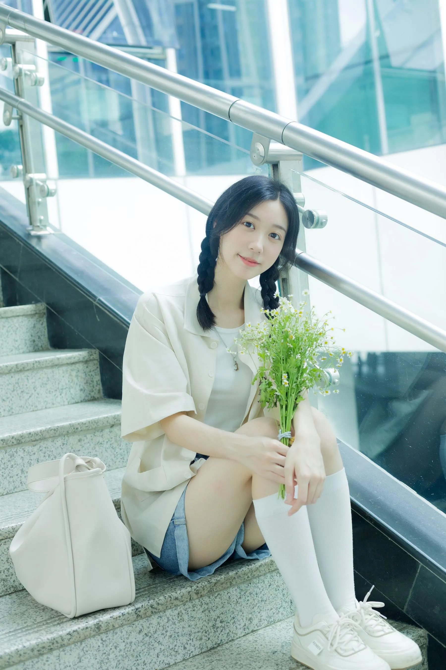 [YITUYU艺图语]2022.08.22 地铁奇遇记 饲猫少女- [39P]插图1